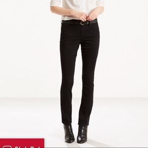 Levi's Mid Rise Skinny black NWT!